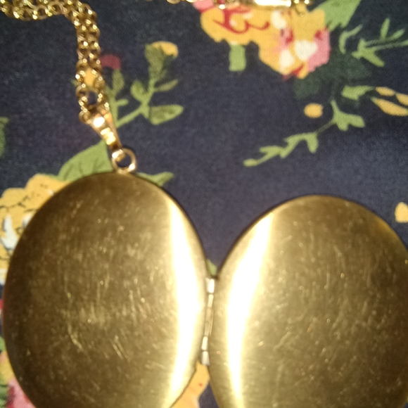 Vintage locket. - Picture 5 of 8